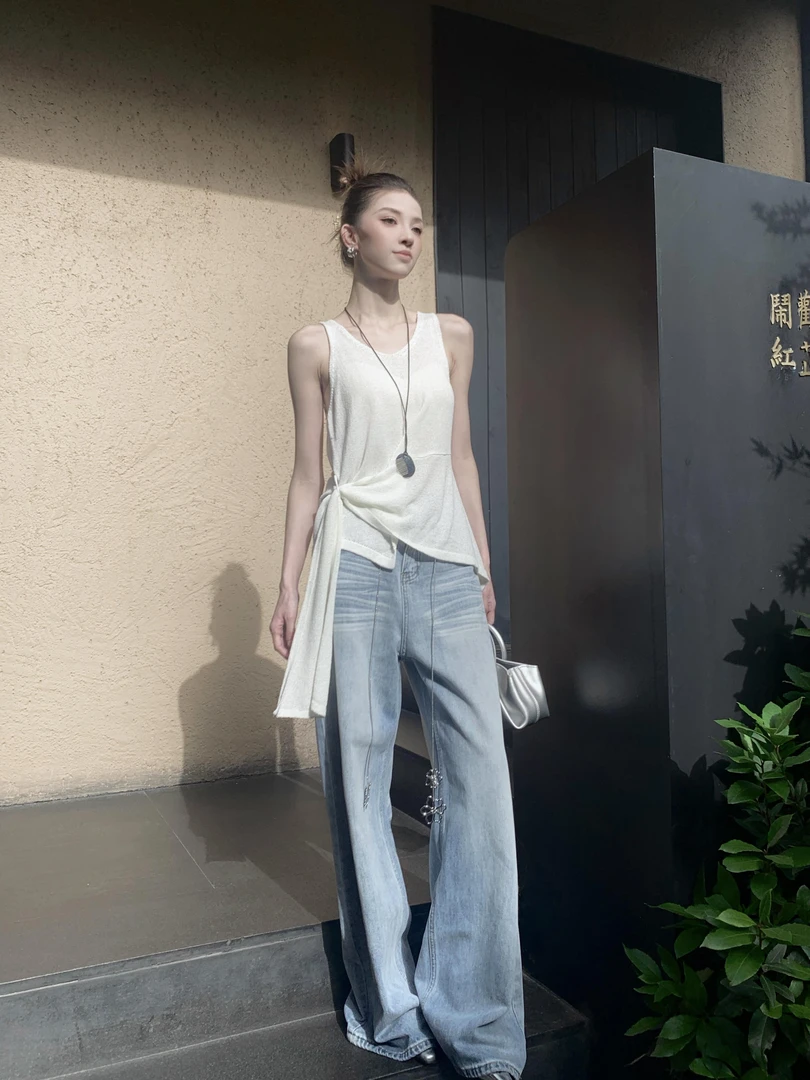 夏季新款千金清冷感贵系衣服法式修身显瘦背心上衣复古牛仔裤套装