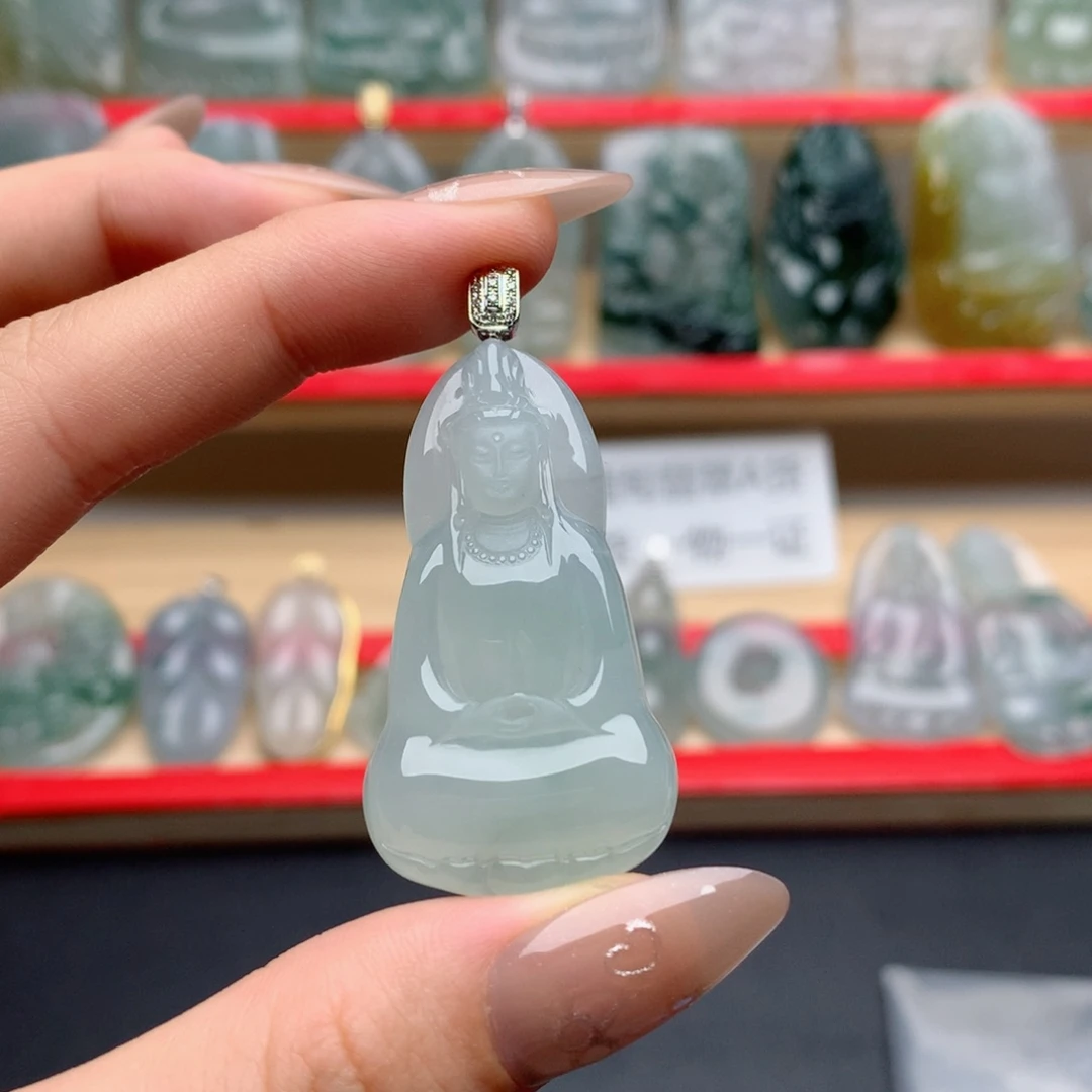 C***S翡翠18K金镶嵌颈饰素衣