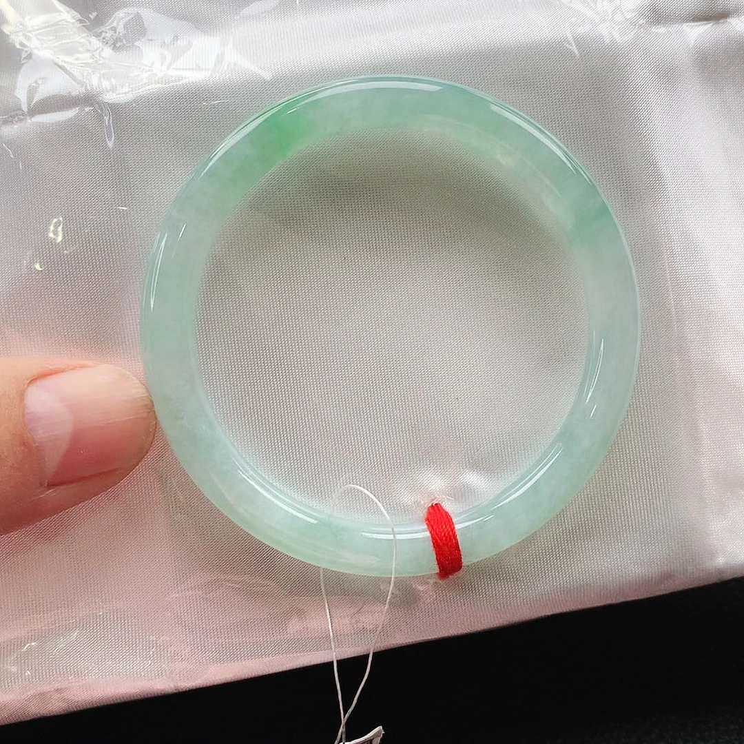 未镶嵌手镯翡翠天然翡翠手镯