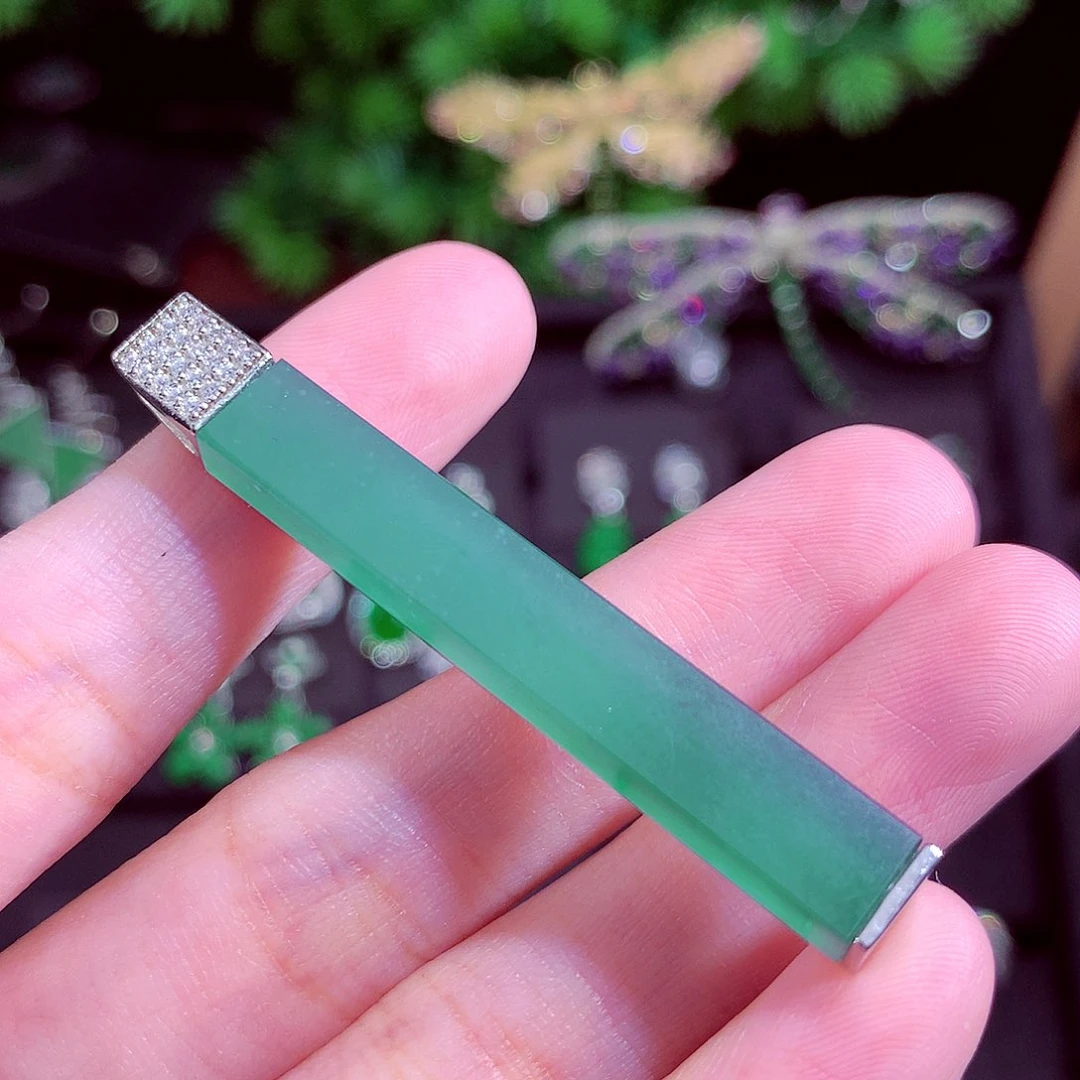 颈饰未镶嵌翡翠天然