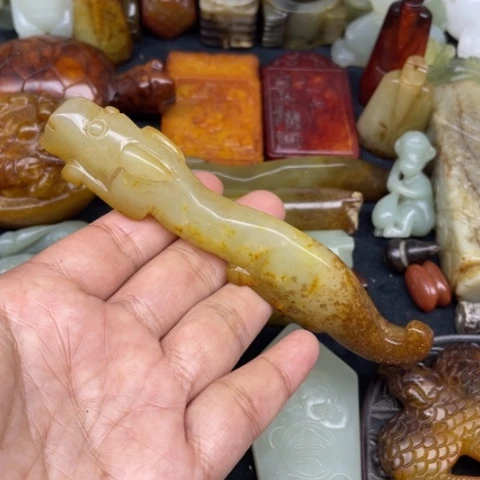 蛇纹石玉未镶嵌颈饰54