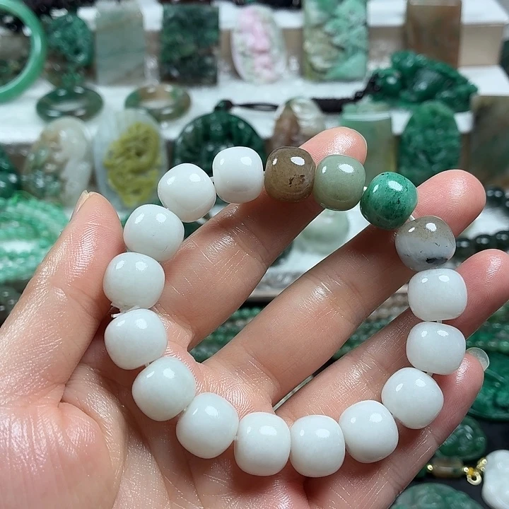 独山玉未镶嵌吊坠