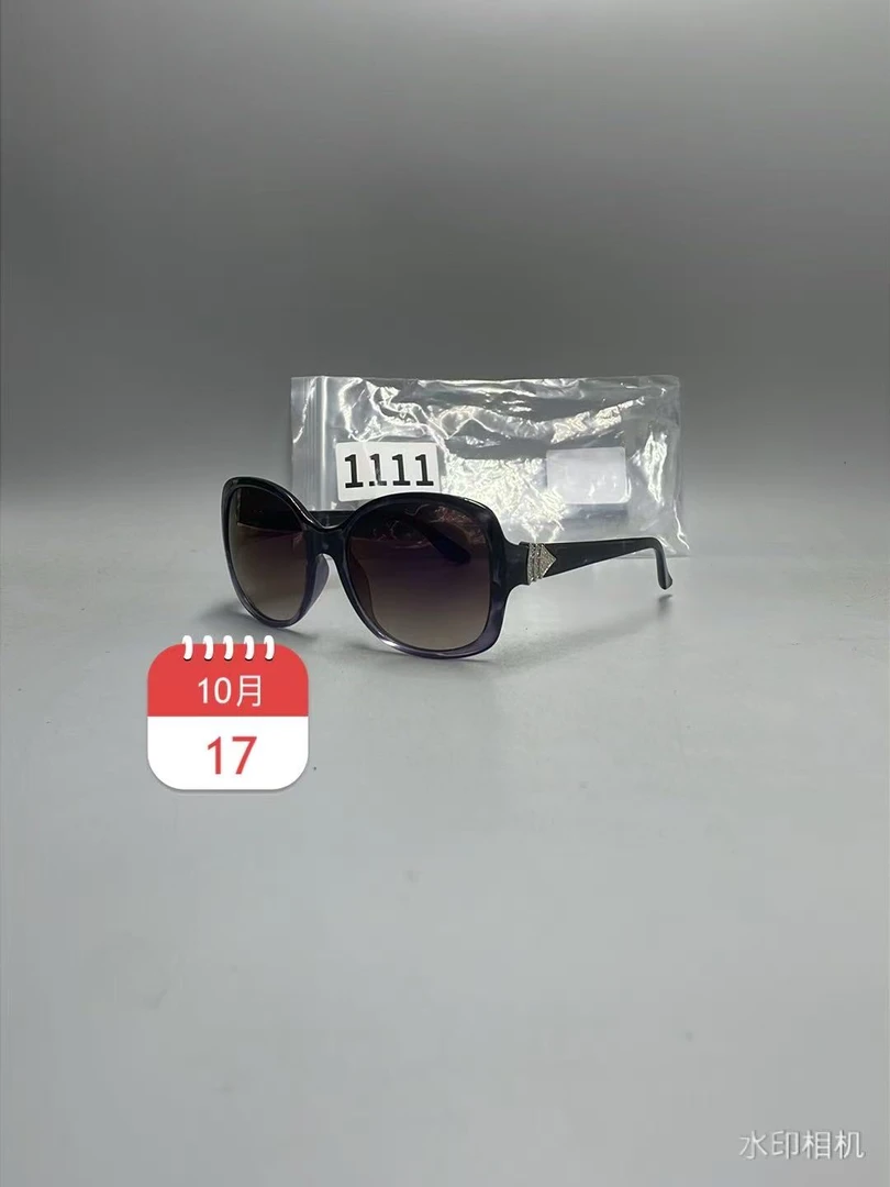 1111高品质高颜值眼镜偏光镜大框时尚太阳镜黑色遮阳防紫外线复古