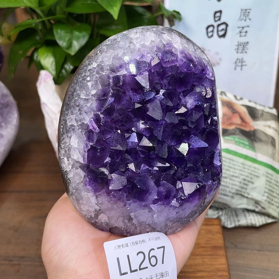 未镶嵌水晶大型摆件（非配饰）