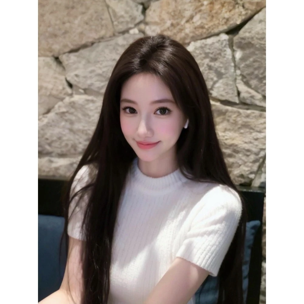 今年流行白色针织T恤女2025秋季简单大方高级感独特漂亮百搭上衣