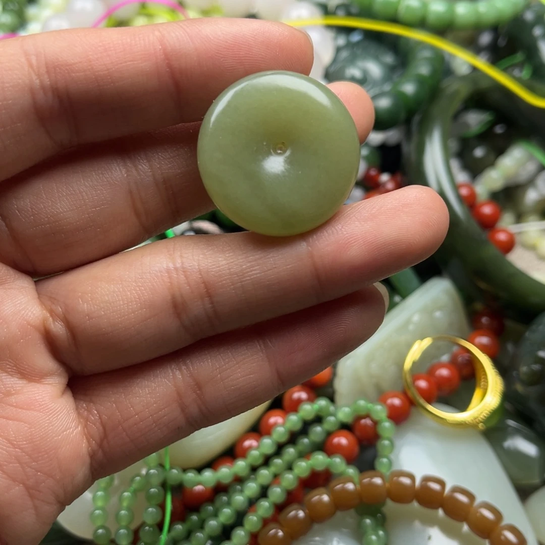 和田玉（黄玉）未镶嵌颈饰