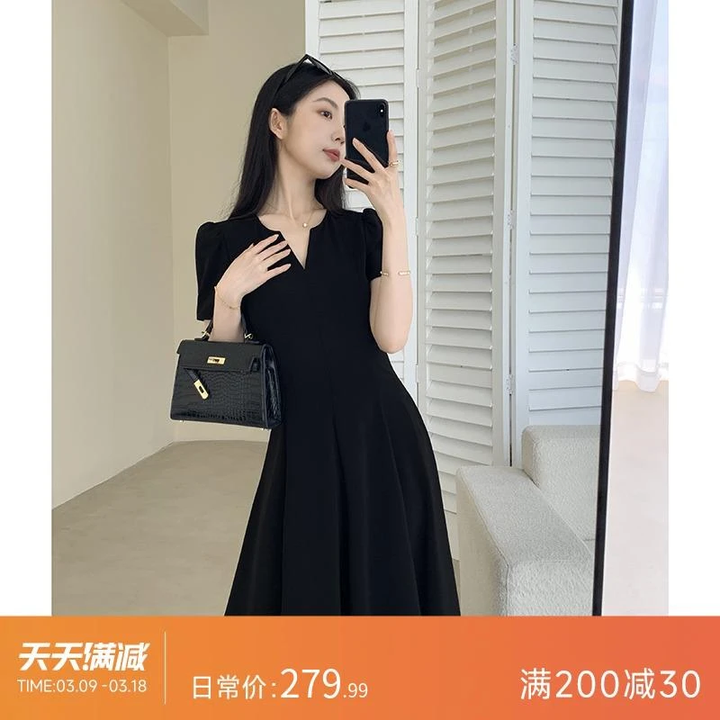 果哥家黑色连衣裙女2025夏新款绝美收腰显瘦气质赫本风通勤长裙子