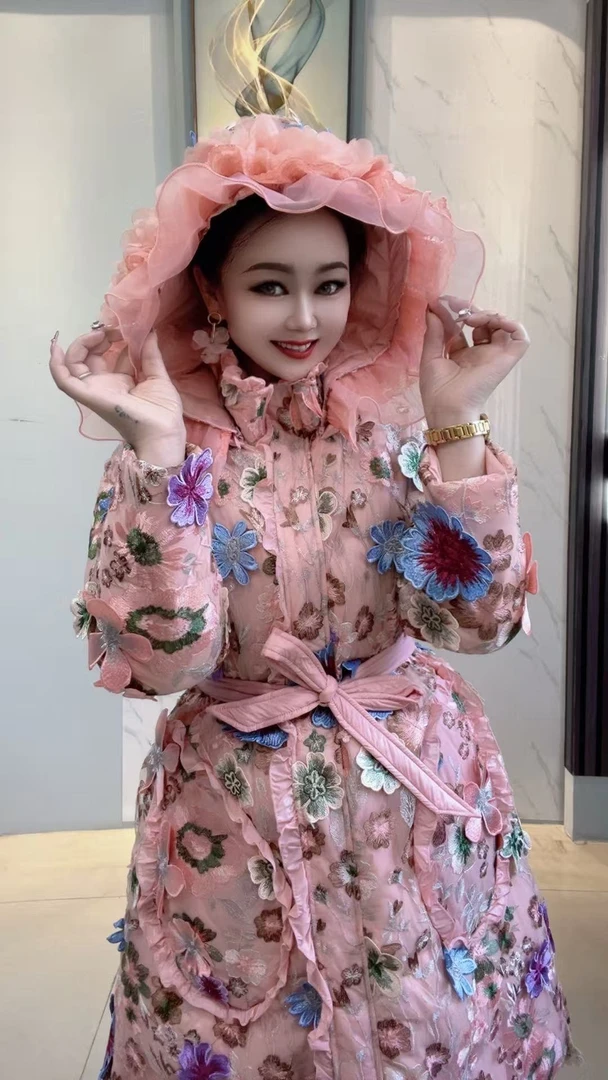 24766  2025新款时尚重工羽绒服