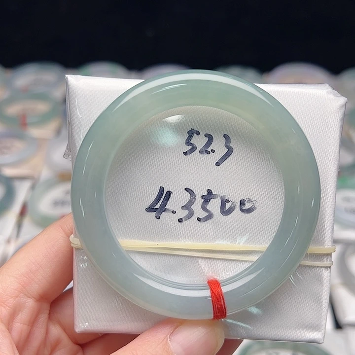 翡翠未镶嵌手镯（圆镯）