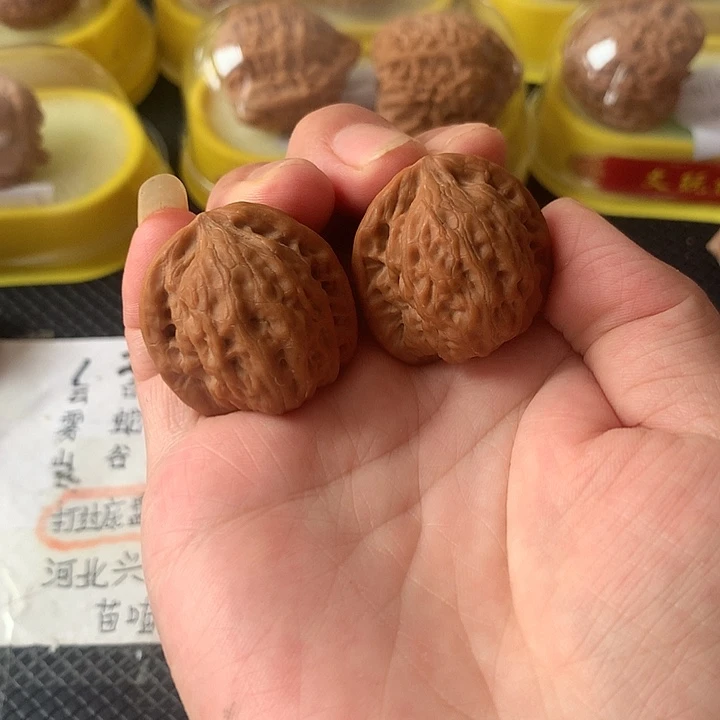 不***儿文玩核桃吊坠31尺雨点