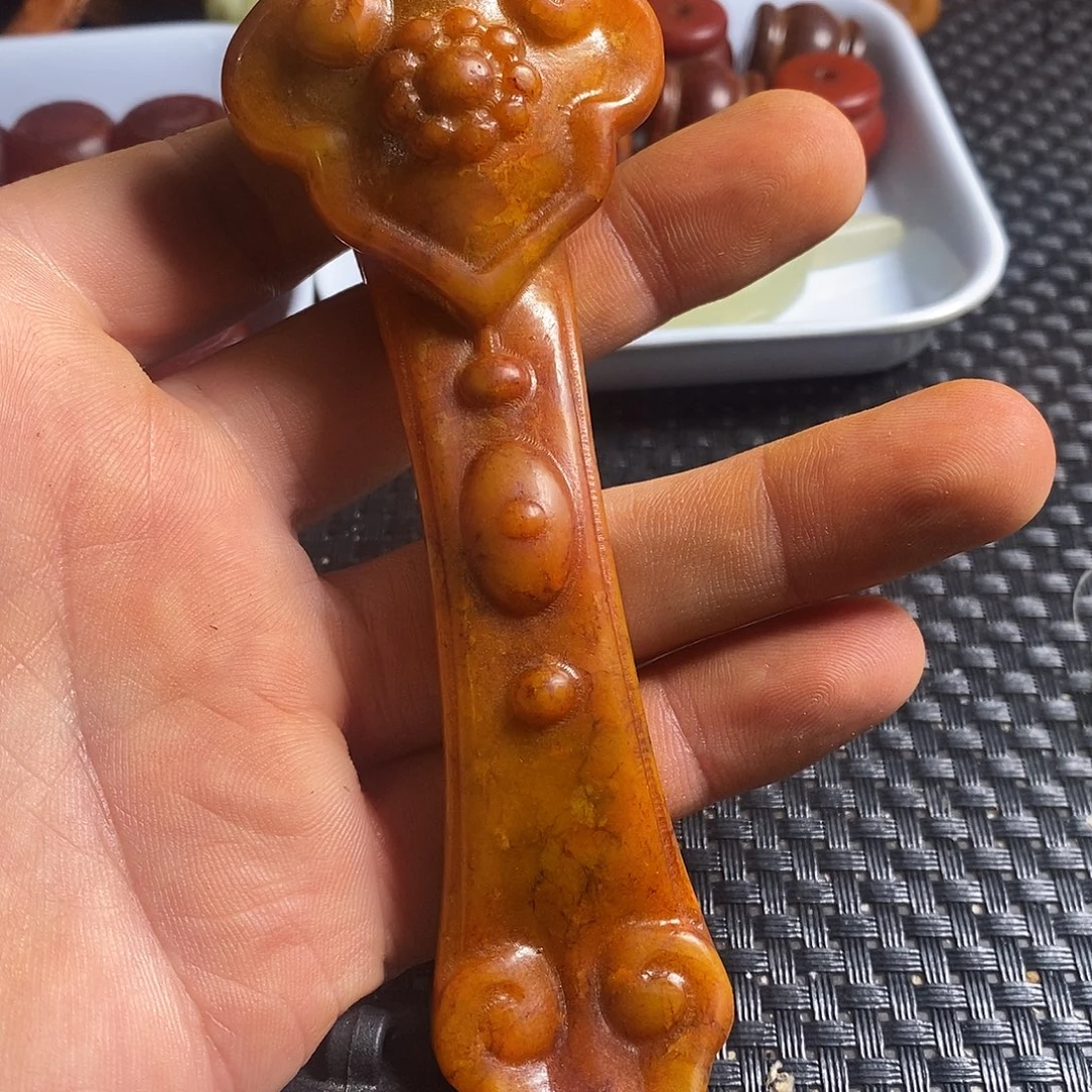 岫玉未镶嵌珠宝奇石