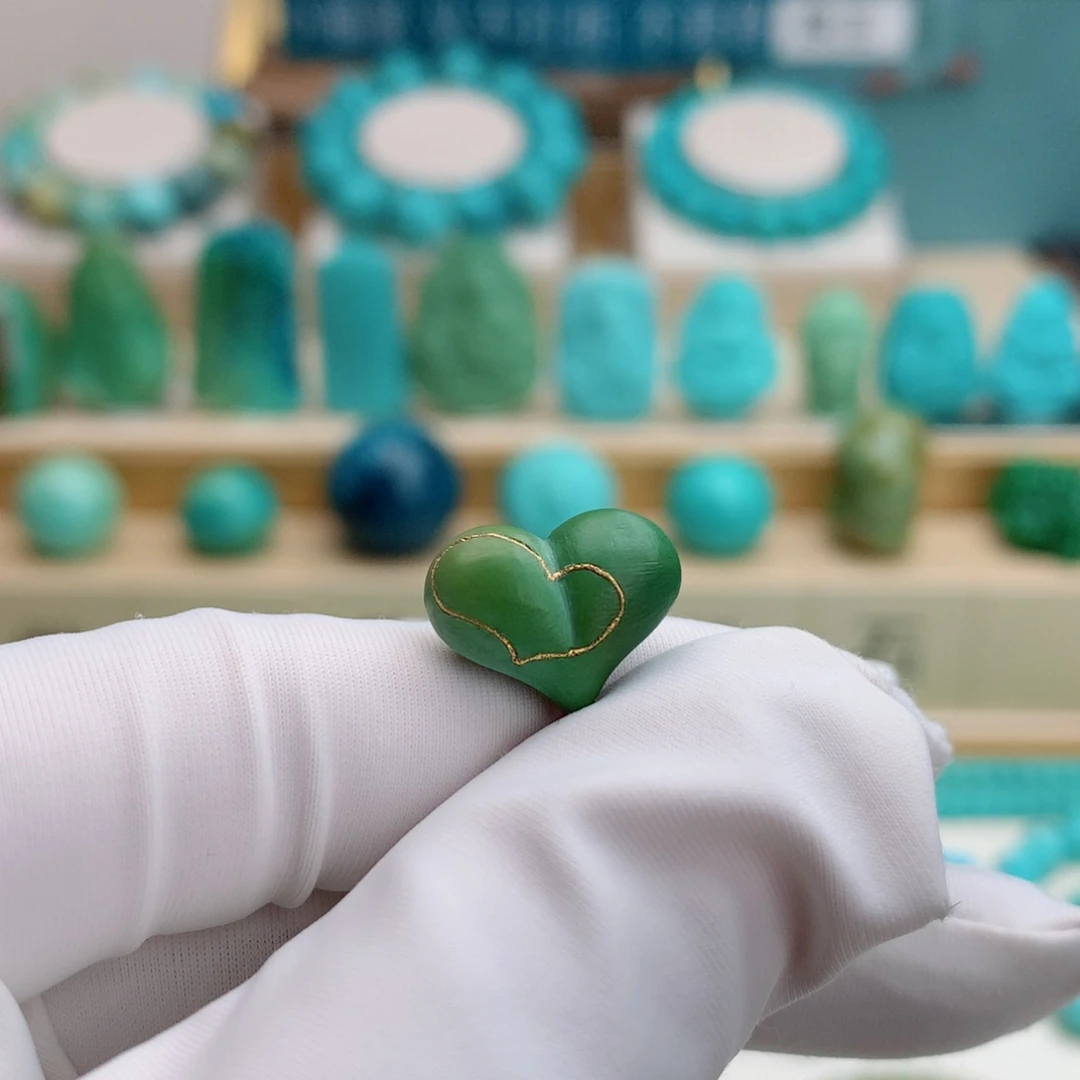 绿松石未镶嵌挂件