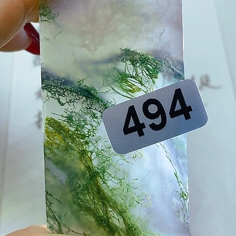 未镶嵌颈饰玛瑙/玉髓为**刘