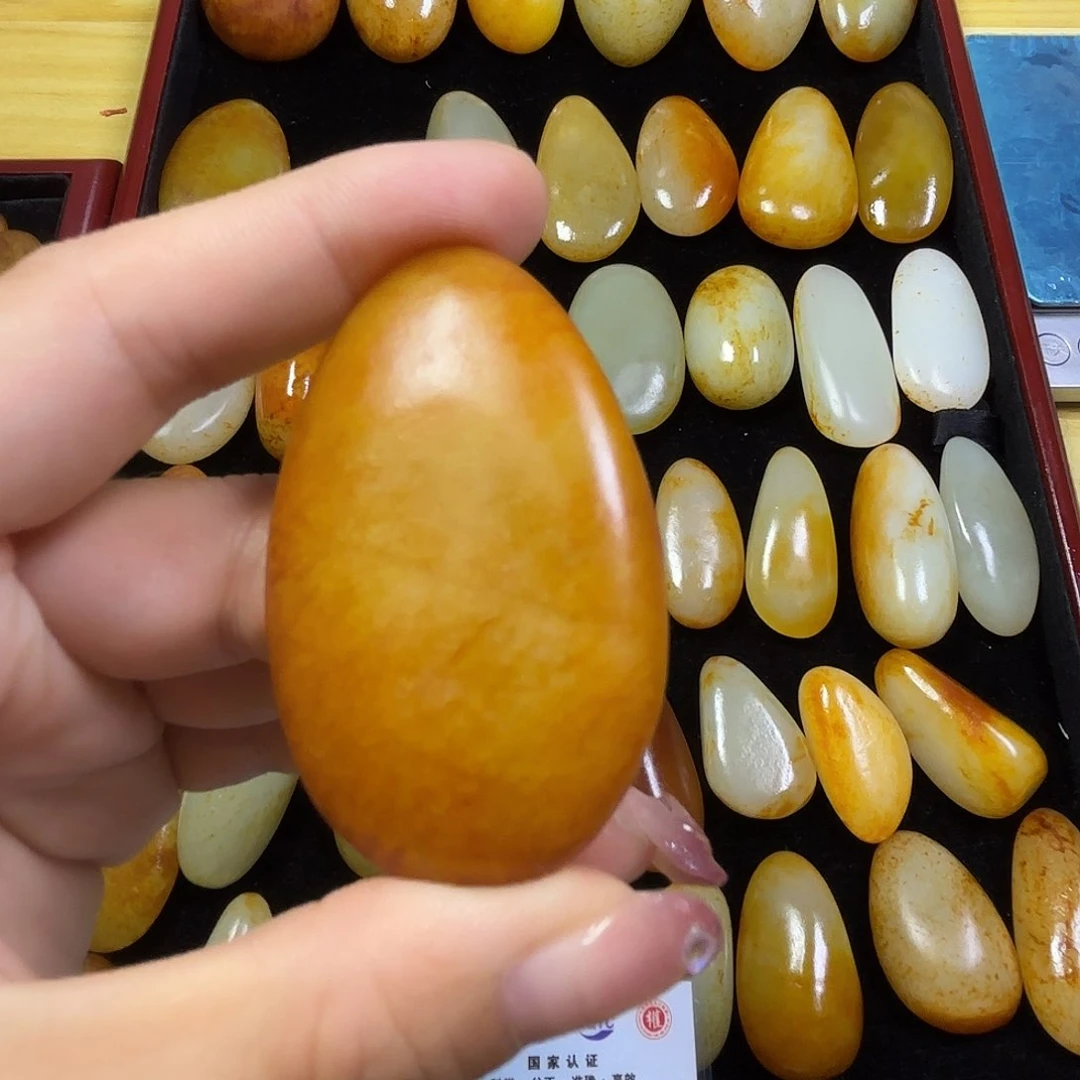 和田玉未镶嵌颈饰东*