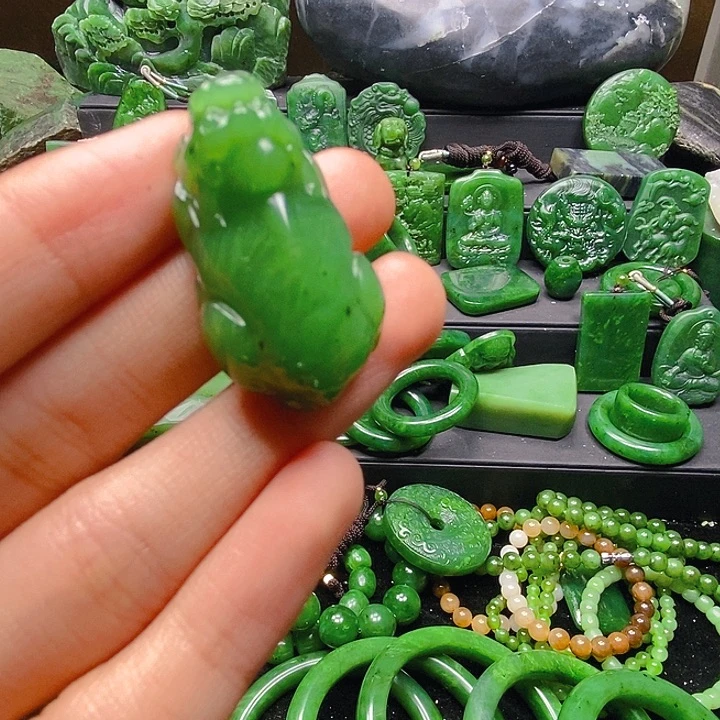 颈饰未镶嵌和田玉