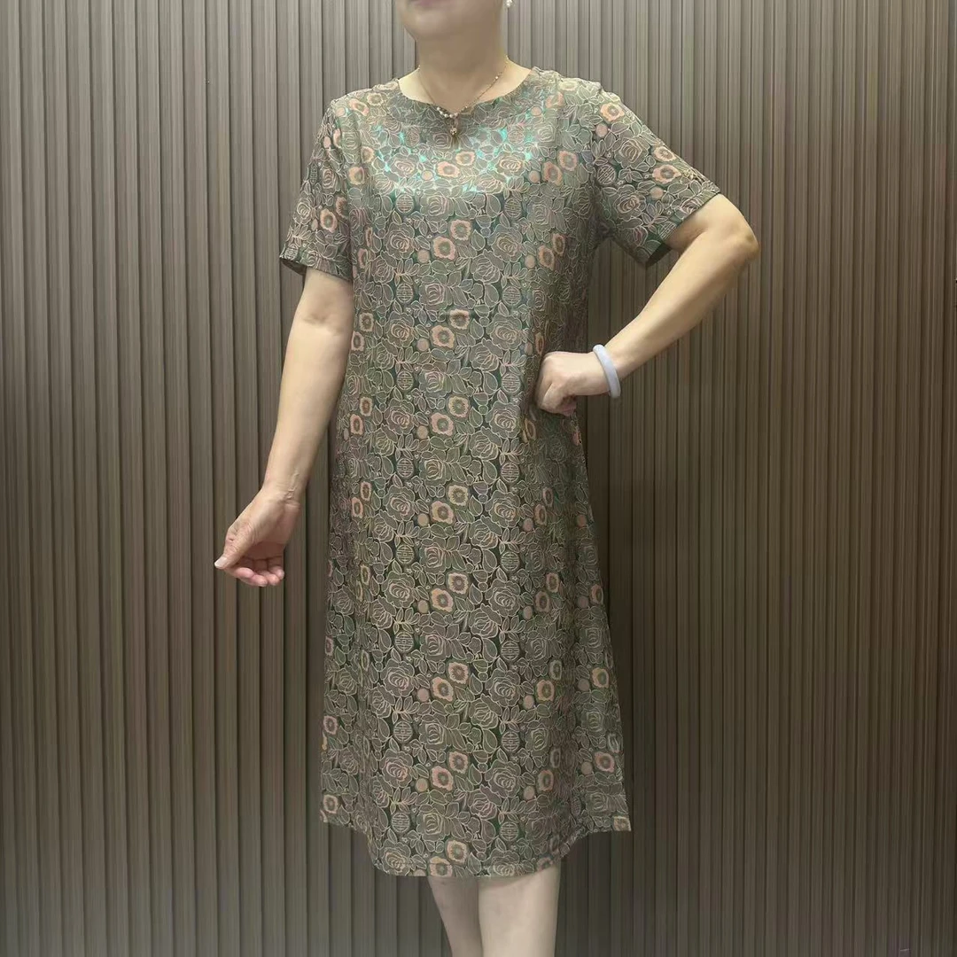 2025秋季新款宽松腰时尚洋气遮肉妈妈装中长款复古碎花连衣裙