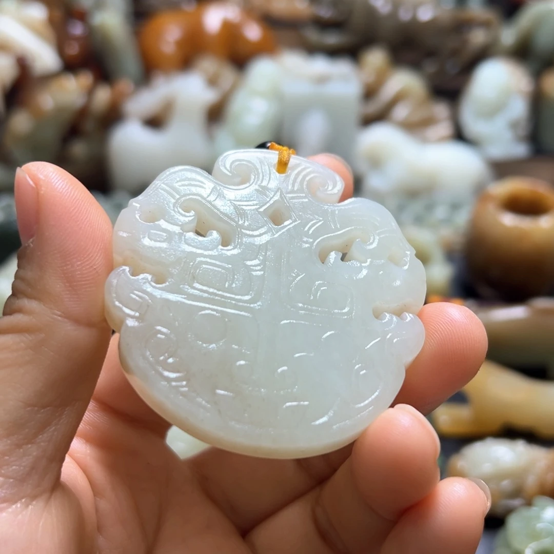 和田玉（糖玉）颈饰未镶嵌