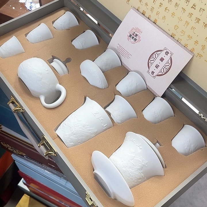 孤品茶具套装等。