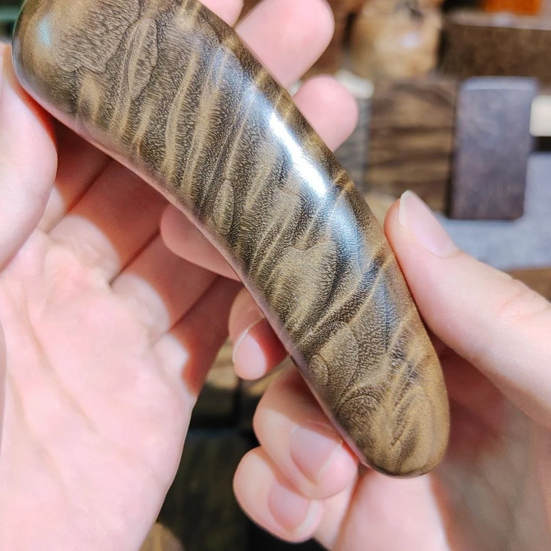 雕***金丝楠金丝楠木小叶桢楠阴沉木手把件