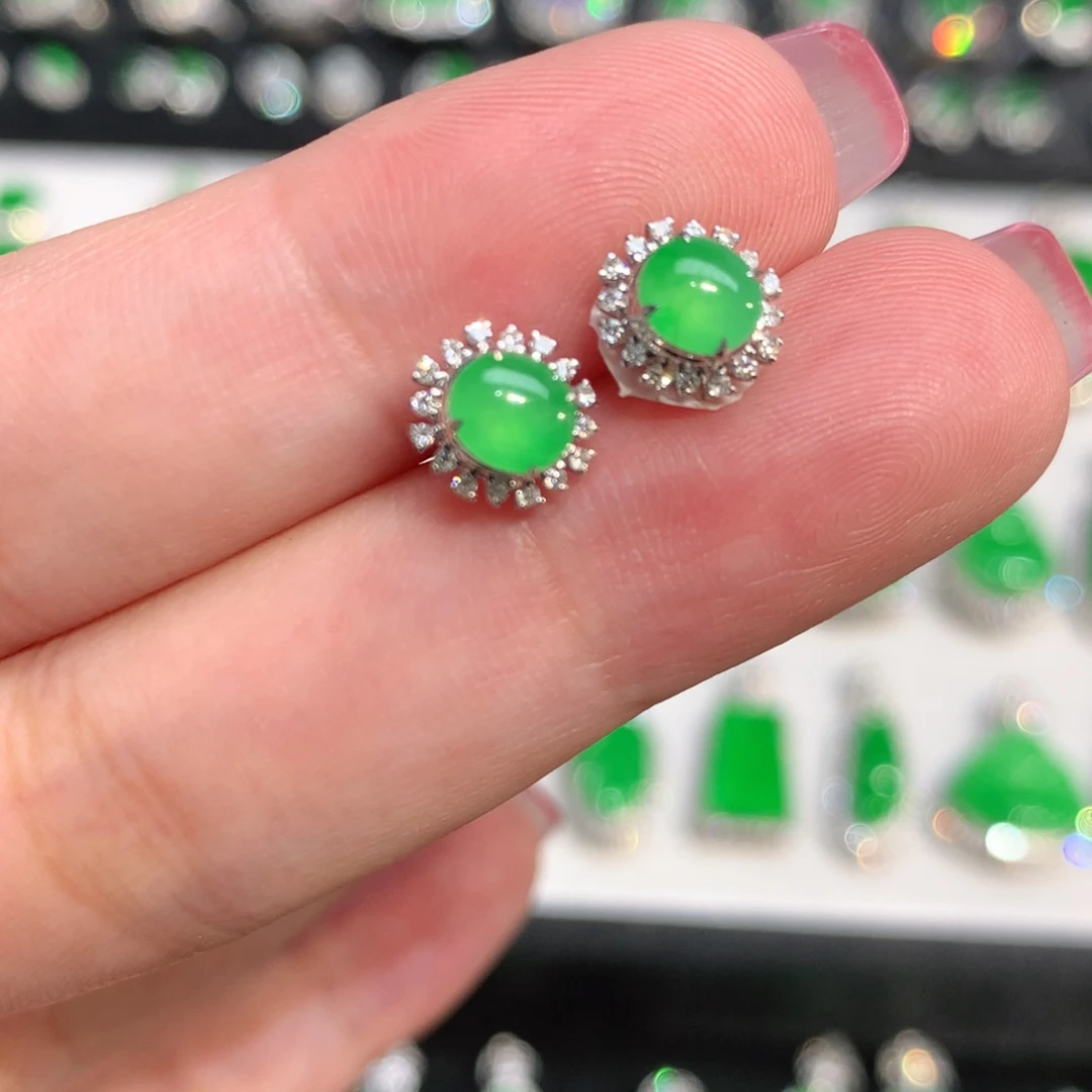 翡翠18K金镶嵌耳饰耳钉