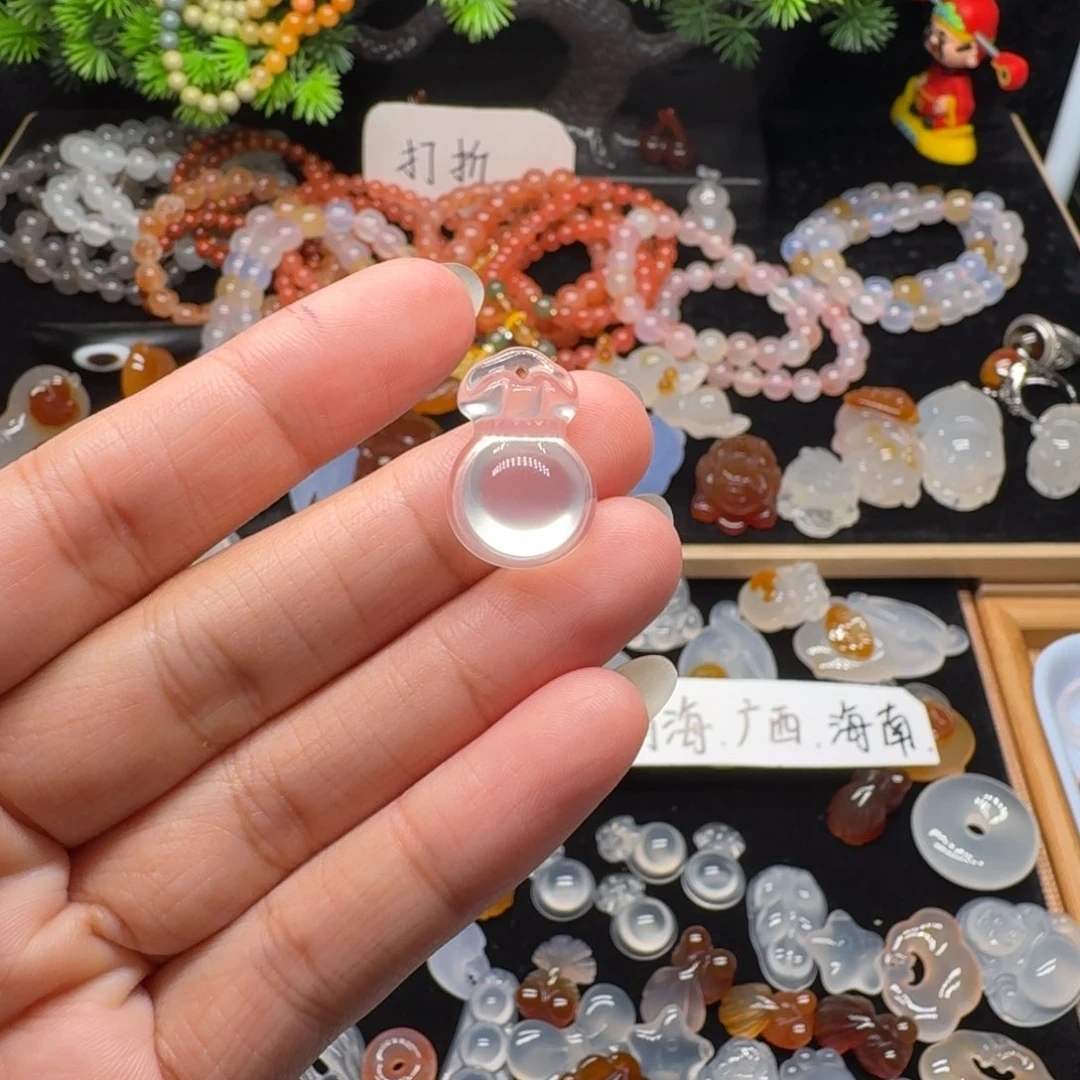 扎***8玛瑙/玉髓颈饰未镶嵌