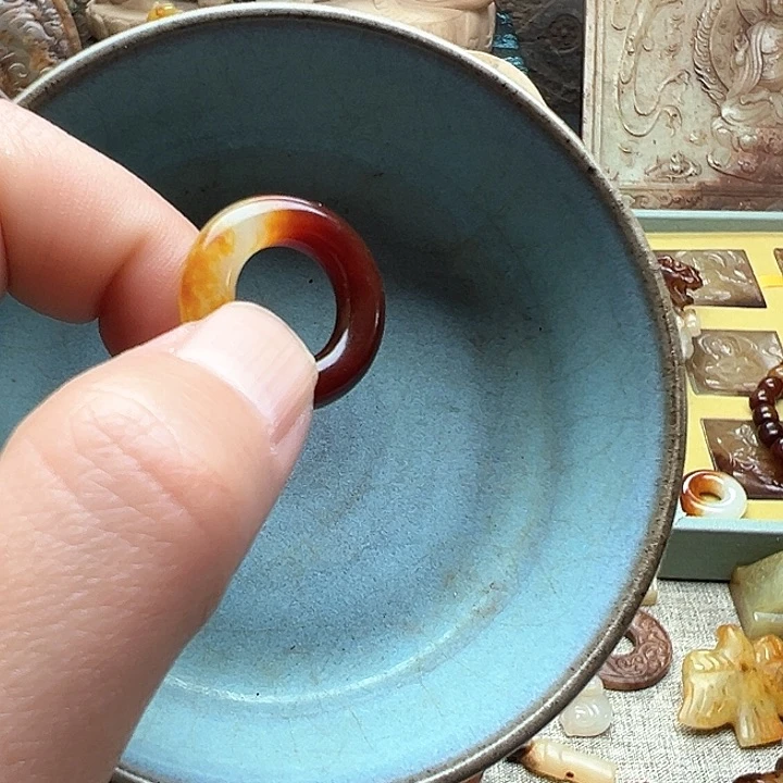 瓷片静**晨瓷器艺术设计专业