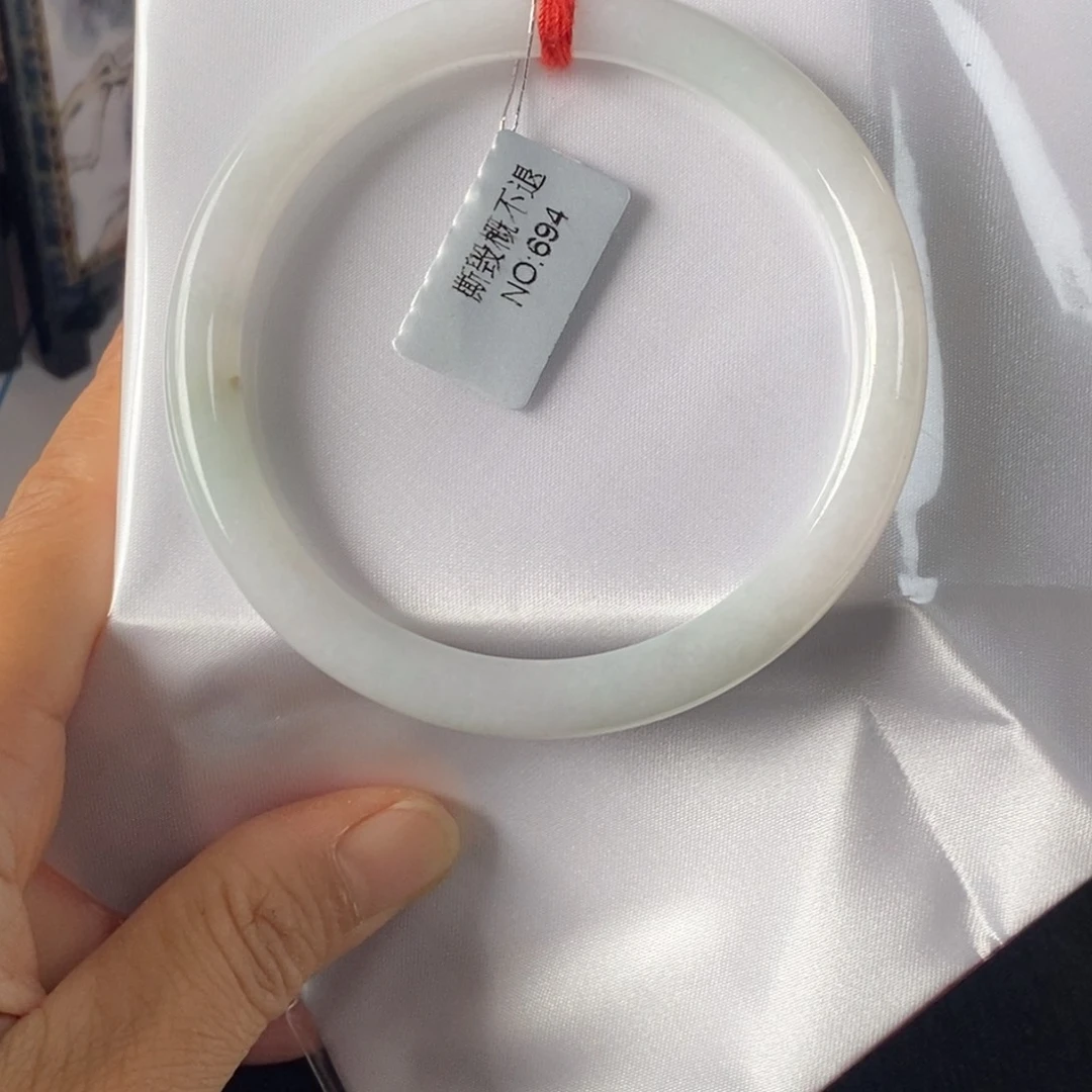 翡翠未镶嵌手镯（圆镯）60.5