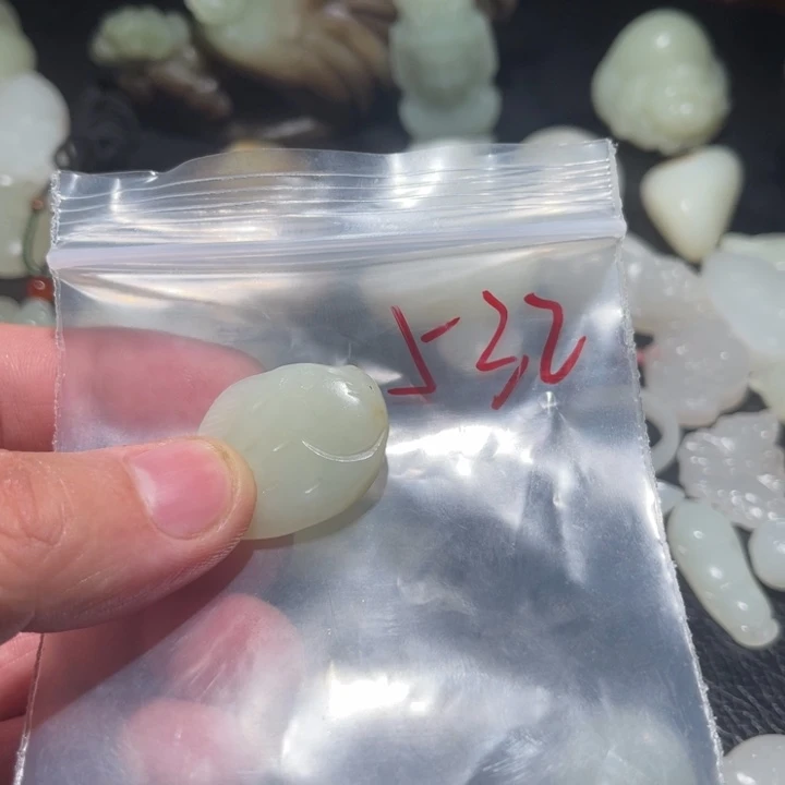 就***哥未镶嵌和田玉笔搁