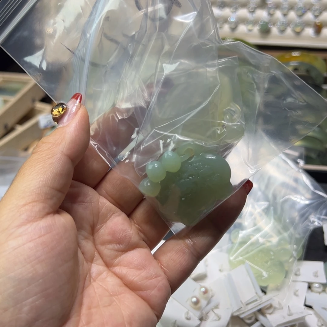 蛇纹石玉未镶嵌手镯b*u