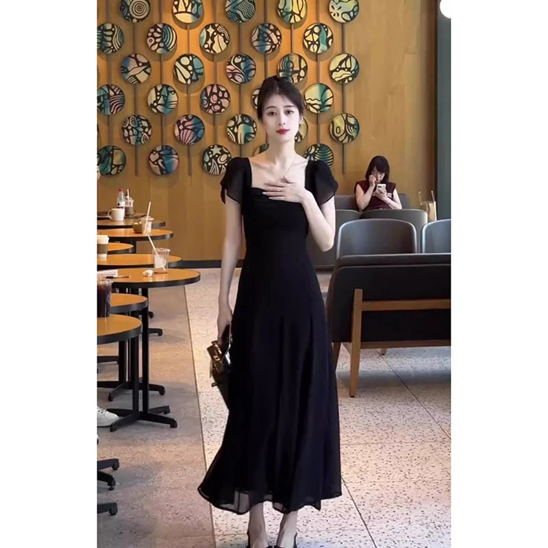 法式赫本小黑裙高级感高端轻奢气质御姐风黑色减龄显瘦连衣裙子夏