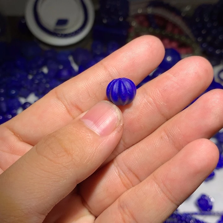 森***心青金石未镶嵌一颗南瓜珠
