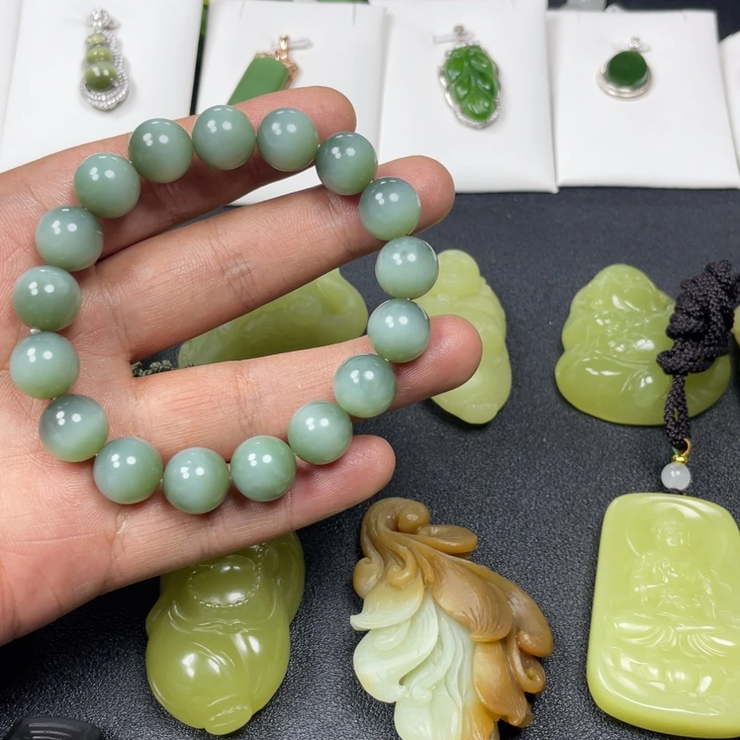 和田玉未镶嵌颈饰