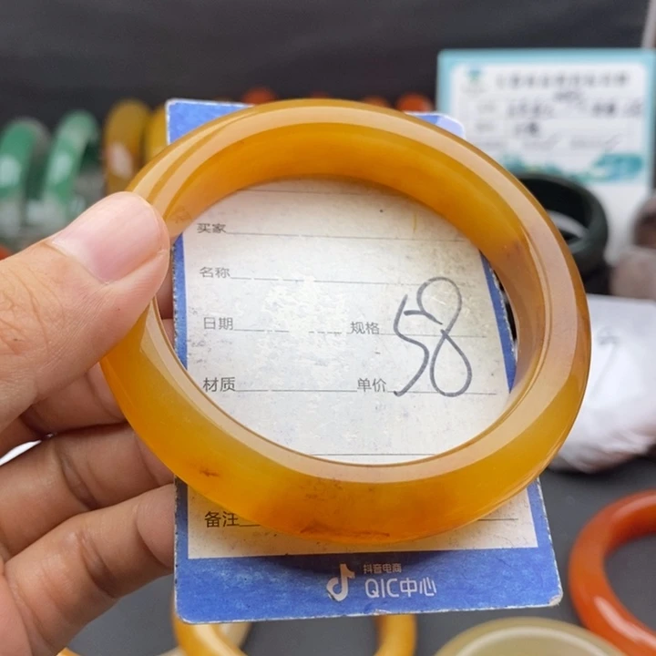 未镶嵌手镯石英质玉