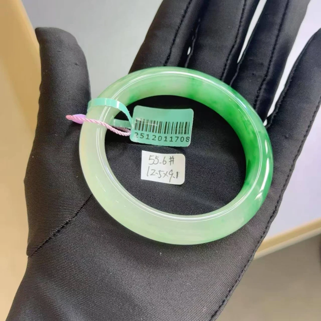 55.6圈口2512011708天然非洲翠手镯（撕毁标签概不退换）