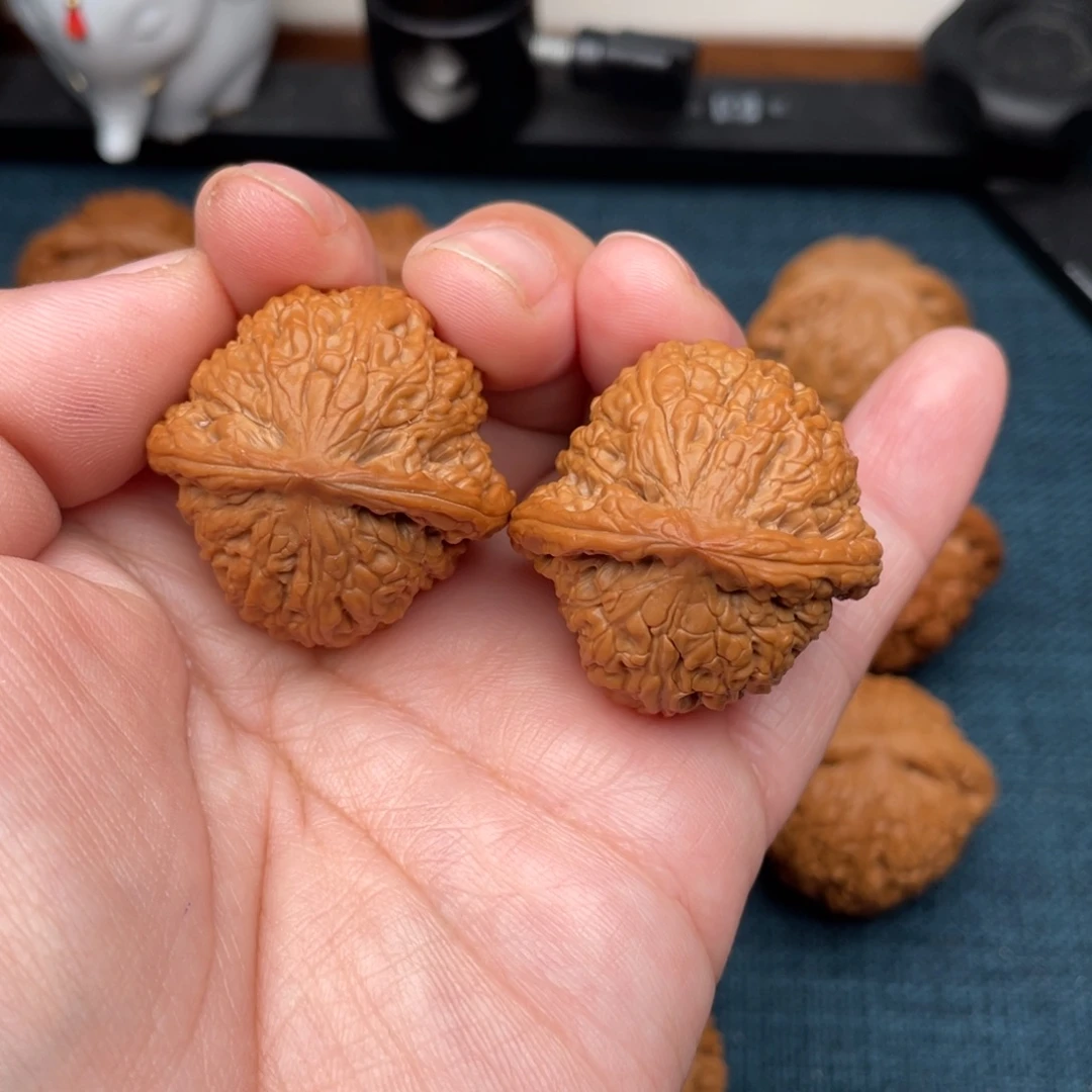 文玩核桃把件全品野生密纹34