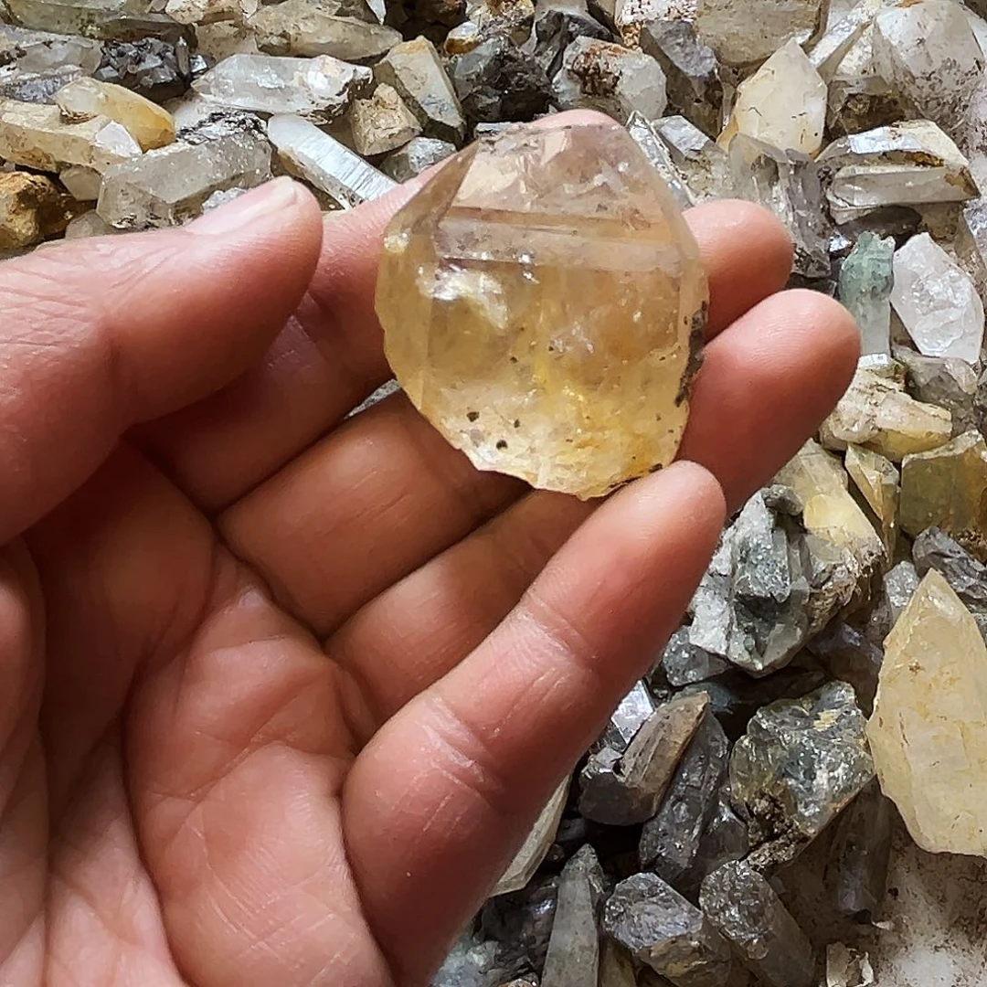 湛***宝珠宝半成品未镶嵌水晶