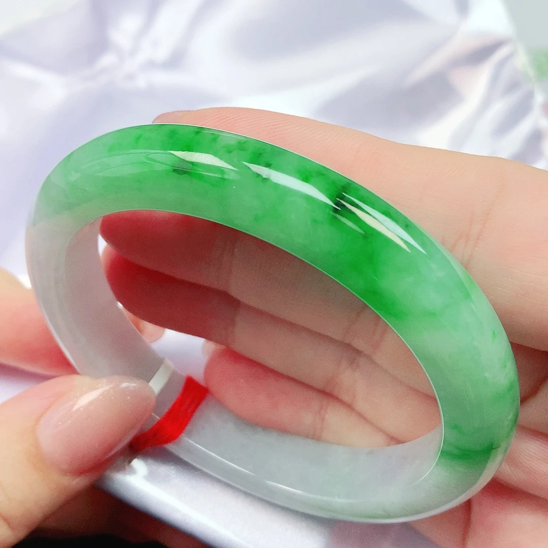 翡翠未镶嵌手镯（贵妃镯）天然缅甸翡翠A货670