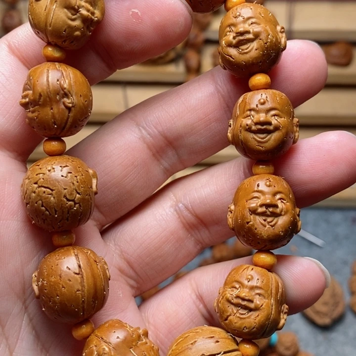 桃核雕刻弥勒手串