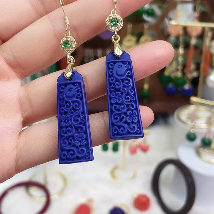 石英质玉耳钉合金