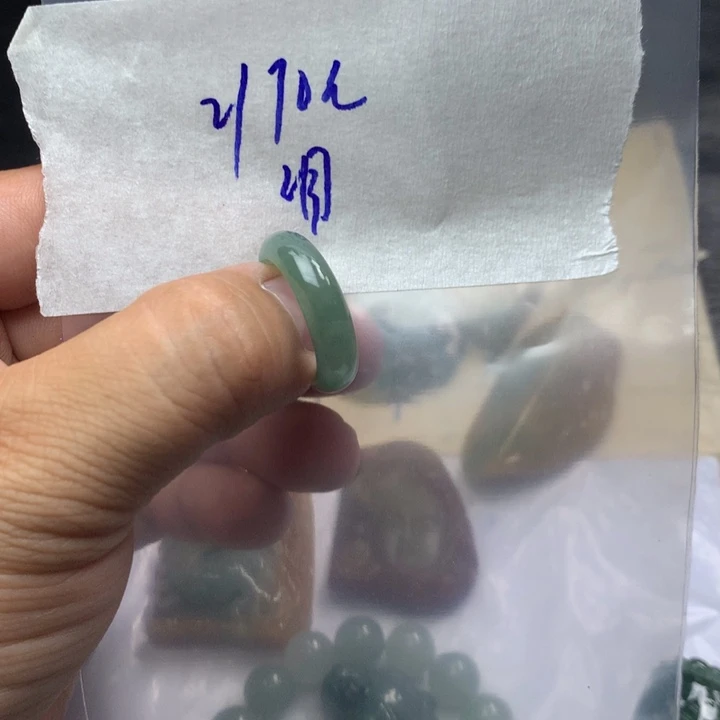 定制翡翠未镶嵌泪***痕翡翠