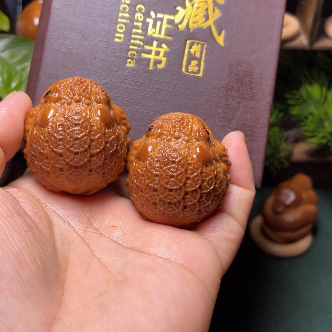 把件橄榄核金币金蟾37一对