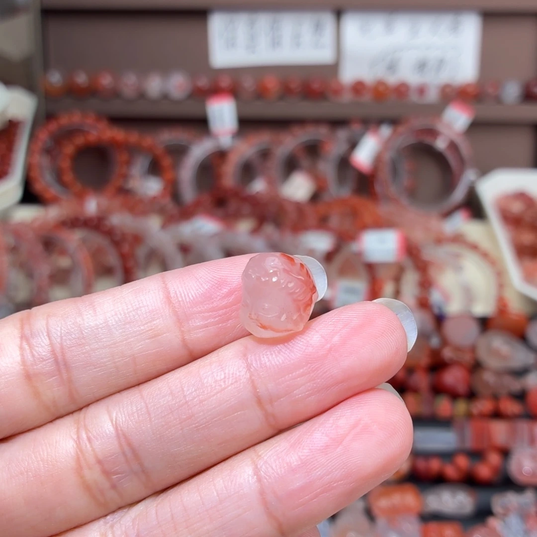 南红玛瑙未镶嵌颈饰观音头