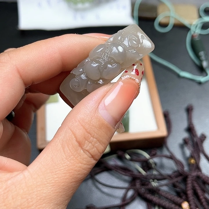 【闪购商品】和田玉颈饰未镶嵌