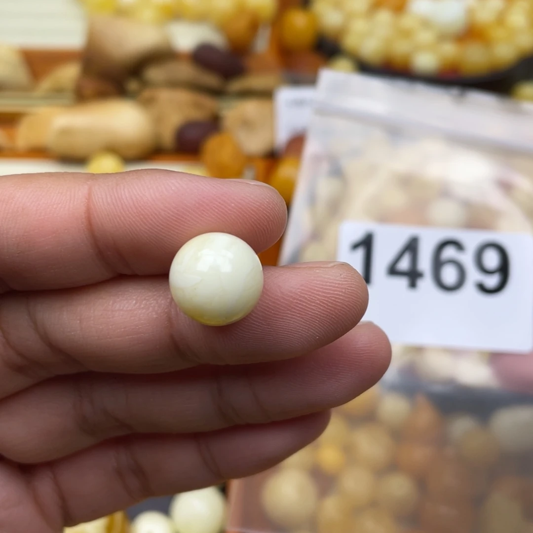 琥珀珠宝奇石未镶嵌屾*矿点