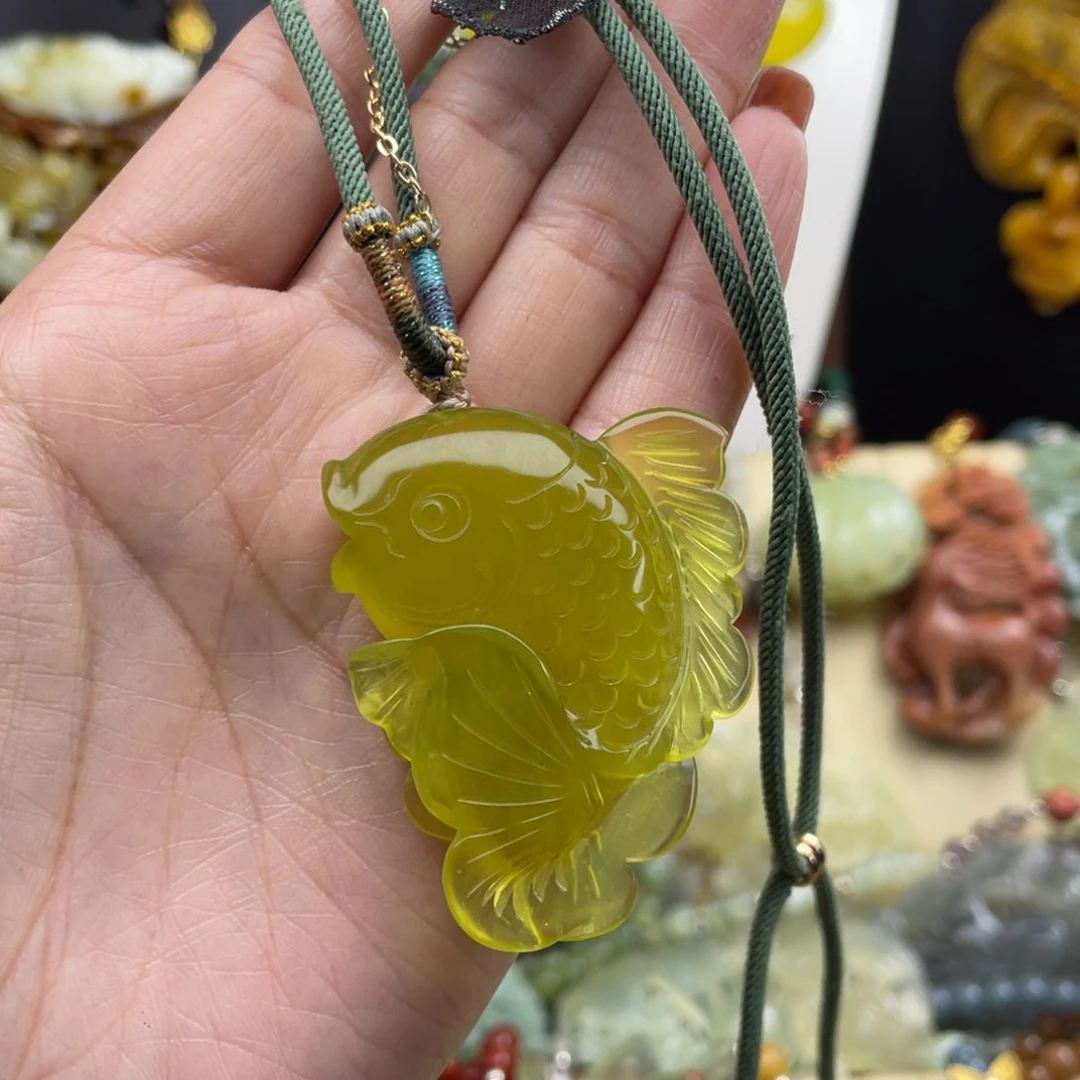 未镶嵌蛇纹石玉颈饰