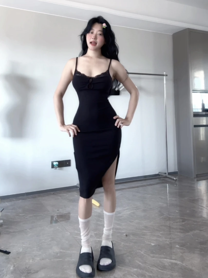 高弹蕾丝镂空吊带包臀裙女夏季欧美ins性感纯欲紧身开叉连衣裙