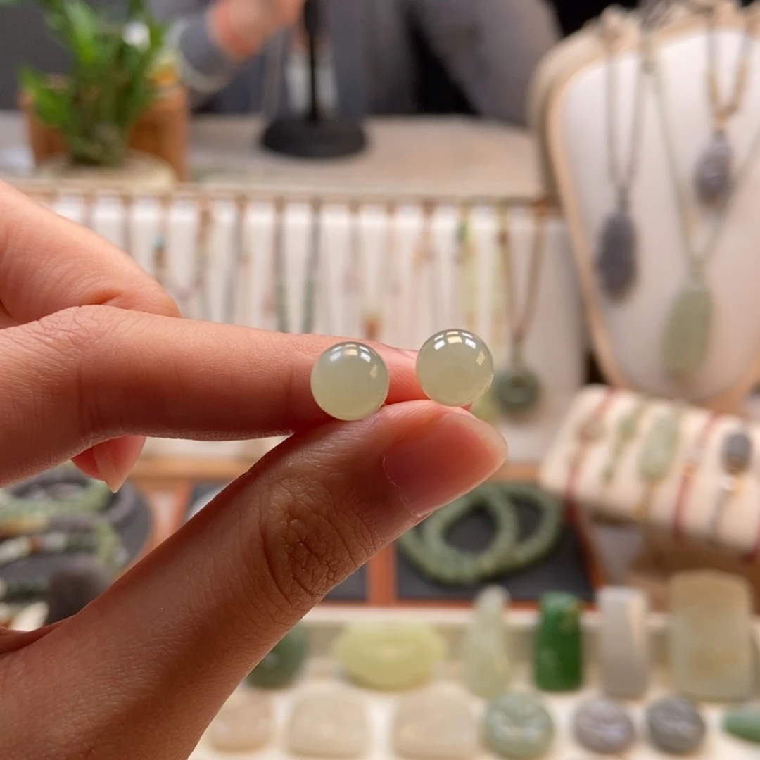 和田玉银S925镀金镶嵌耳饰卡八