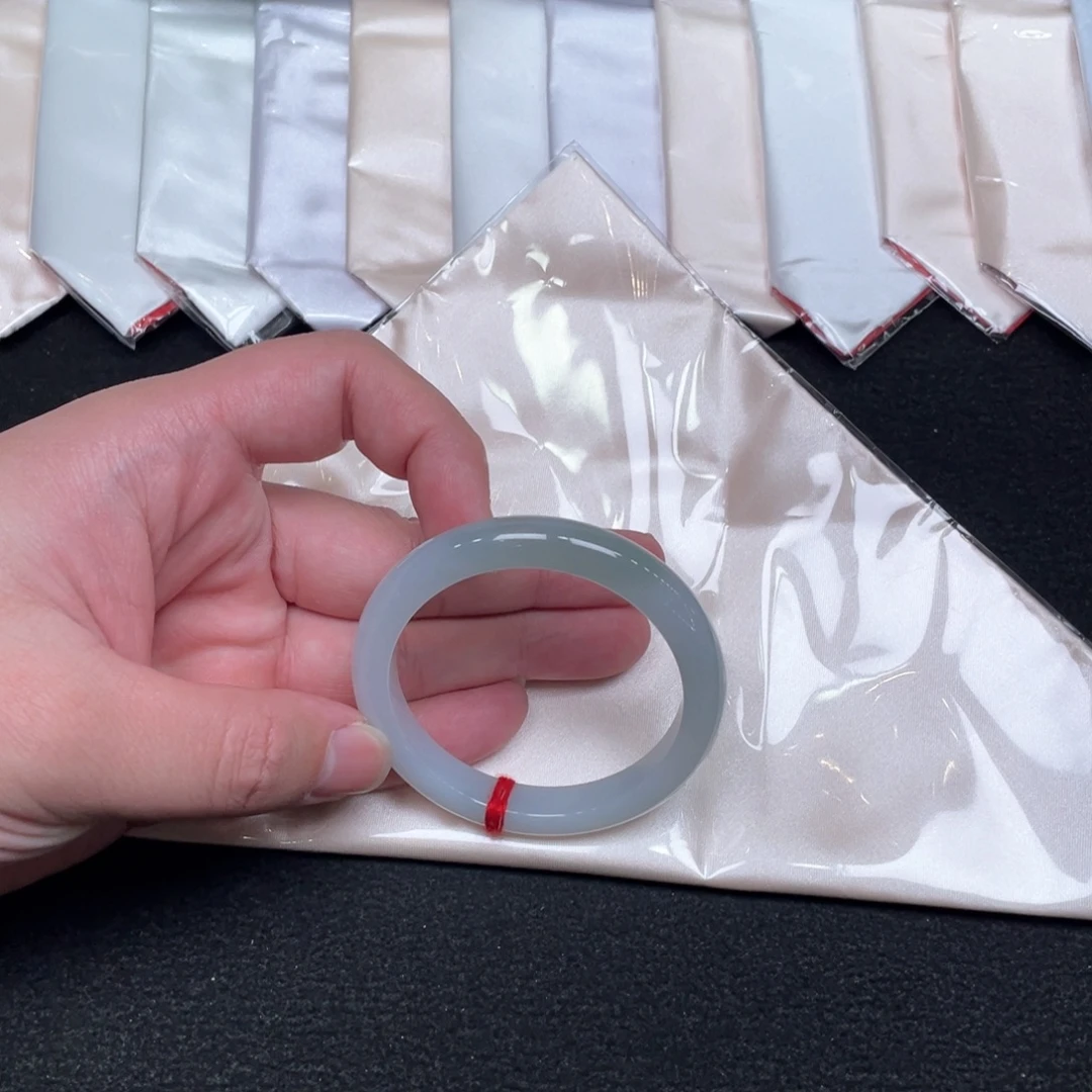 翡翠未镶嵌手镯52.9正圈