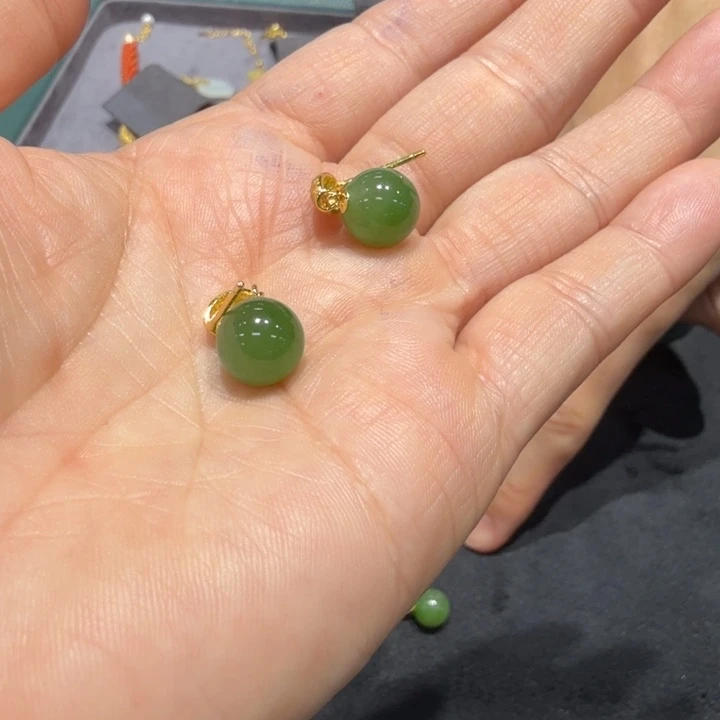 爱***鱼和田玉（碧玉）未镶嵌手链