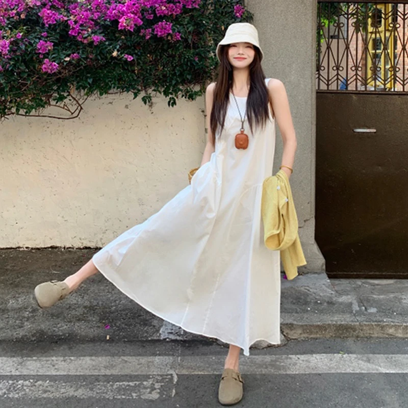 1398甜美白色吊带背心连衣裙子女夏新款白月光海边度假长裙小个子